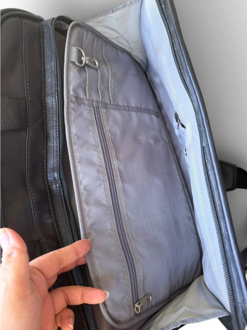 Solo Classic Collection Walker Leather Rolling Laptop Travel Wheeled Briefcase